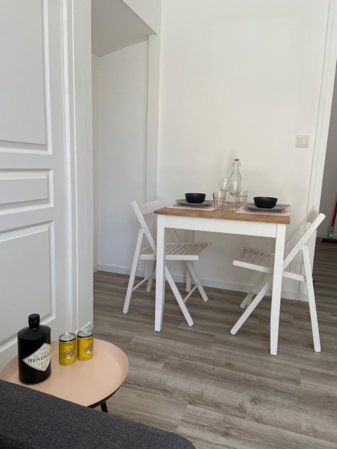 Cosy Flat Carteret - Appartement Centre Bourg - 4 Personnes バルヌヴィル・カルトゥレ エクステリア 写真